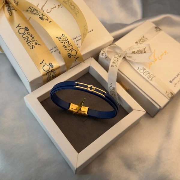 تصویر دوم دستبند طلا چرم ونکلیف زنانه